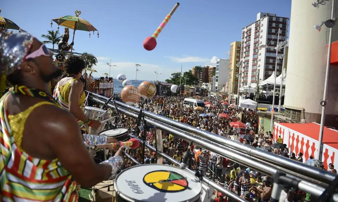 Turismo: carnaval 2024 tem movimento 6,5% maior que no ano passado